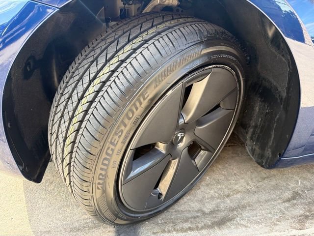 Used 2022 Tesla Model 3 Long Range AWD/4WD image 31