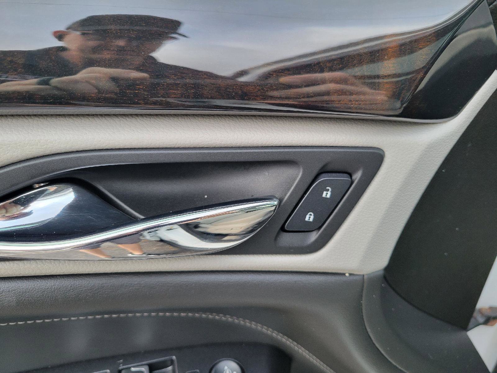 Used 2014 Cadillac SRX Luxury AWD/4WD image 7