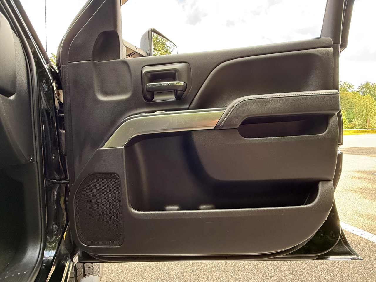 Used 2018 Chevrolet Silverado 2500 LT w/ LT Convenience Package image 25