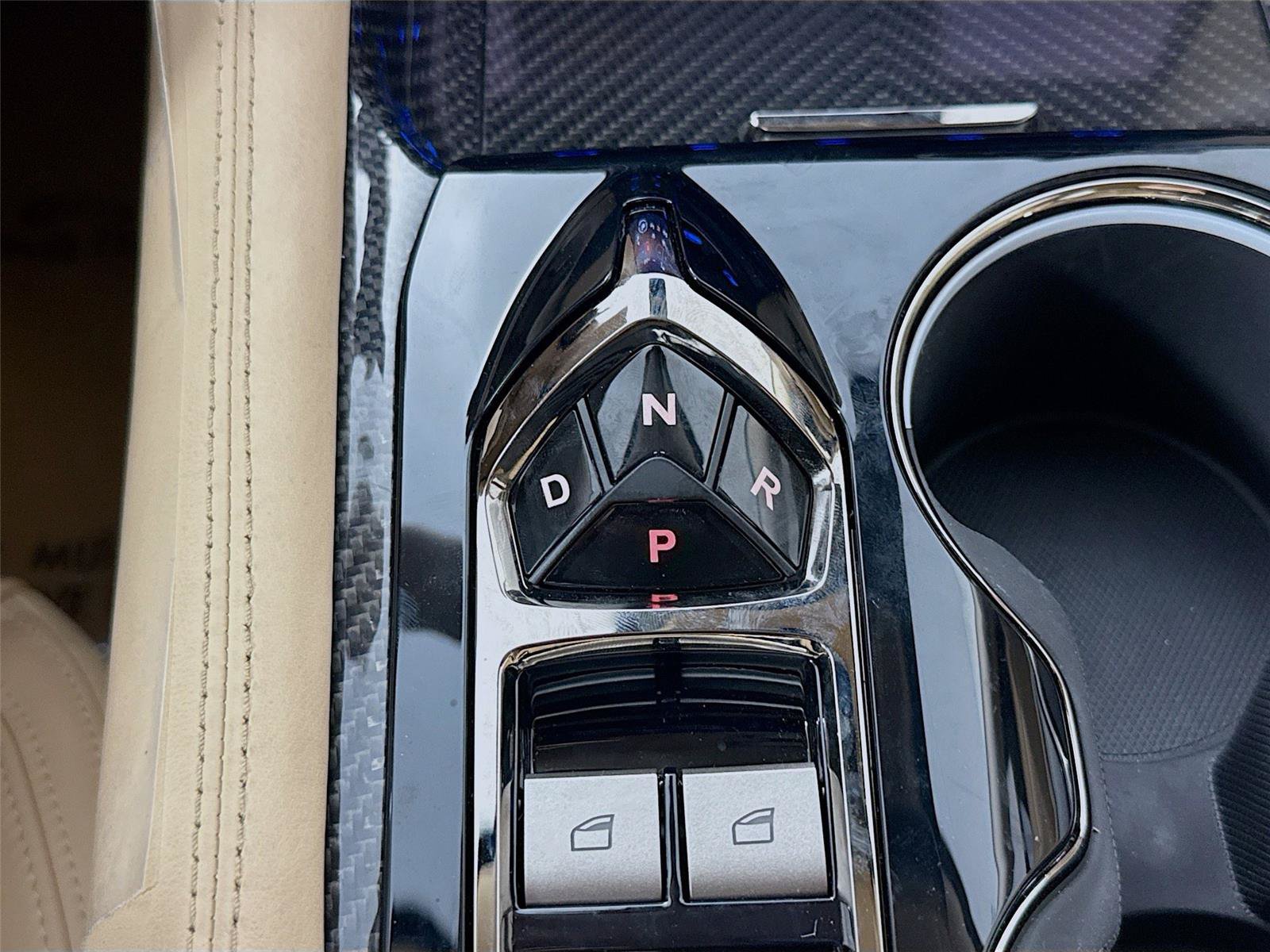 New 2025 Karma Revero Luxury RWD image 17
