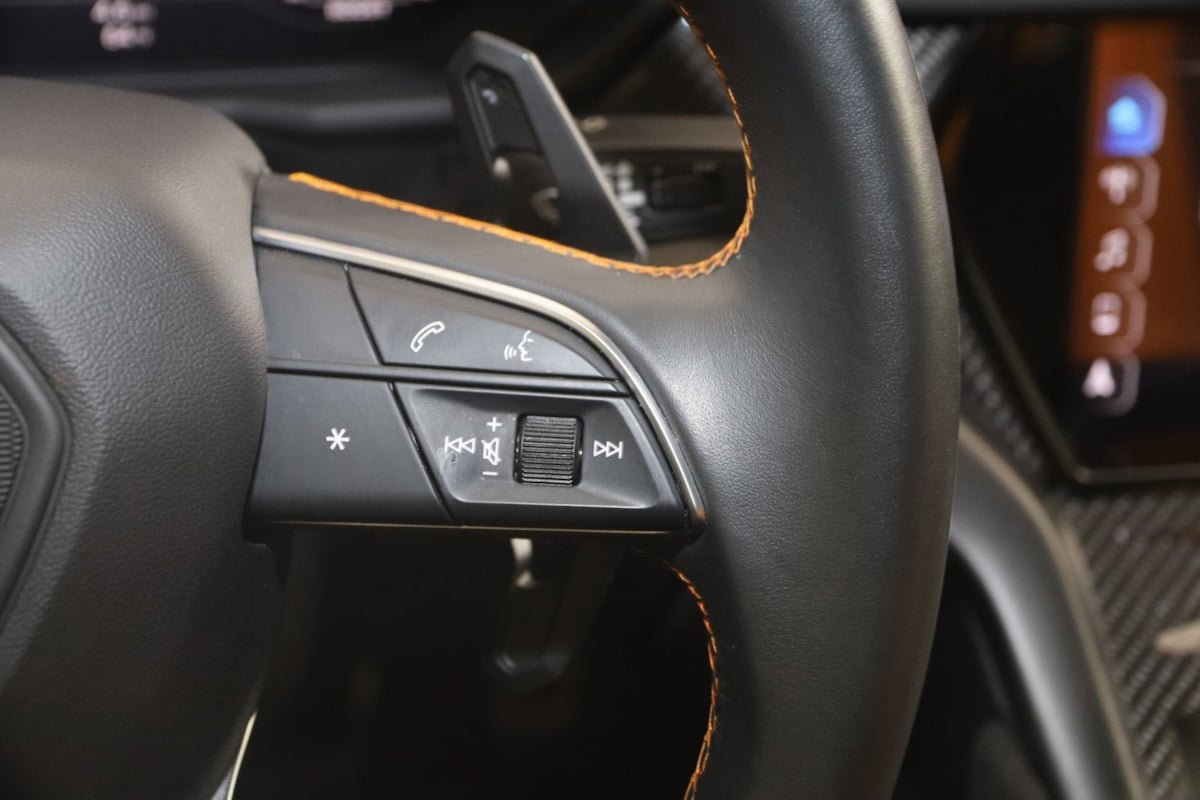 Used 2021 Lamborghini Urus AWD/4WD image 56