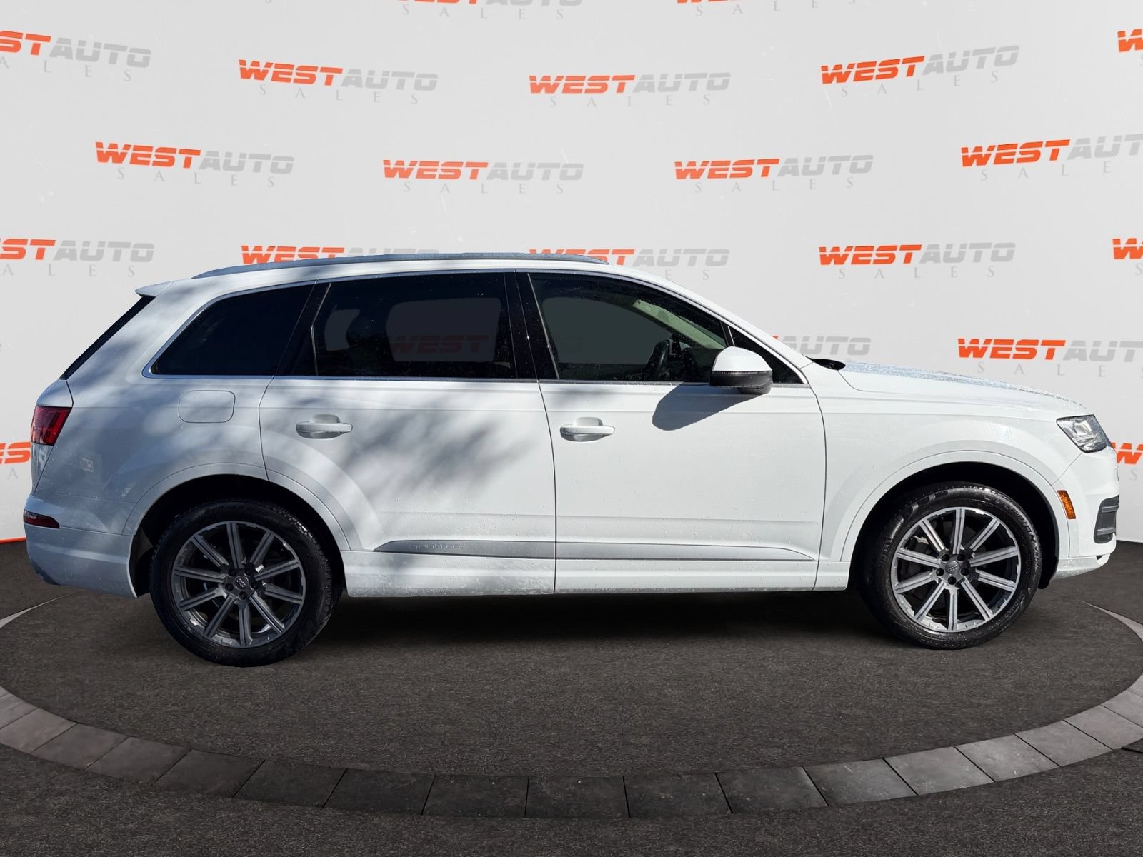 Used 2019 Audi Q7 2.0T Premium Plus w/ Premium Plus Package AWD/4WD image 6