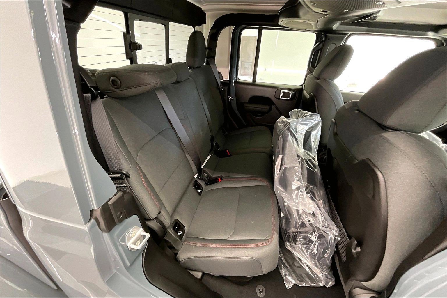 New 2026 Jeep Gladiator Rubicon w/ Steel Power Dome Hood Package AWD/4WD image 10