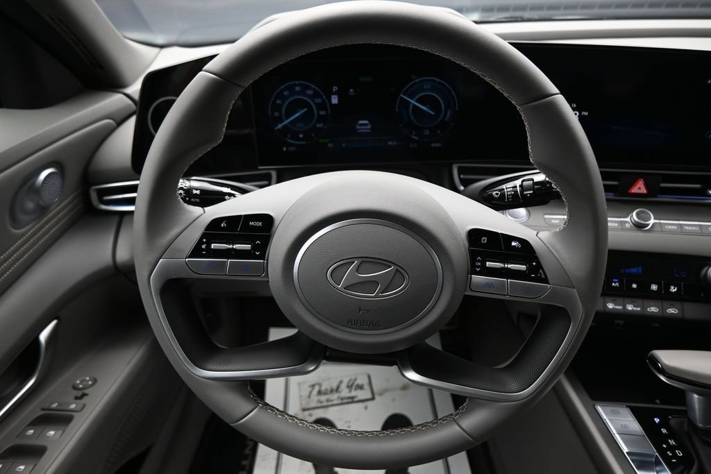 Used 2026 Hyundai Elantra SEL w/ Cargo Package FWD image 13