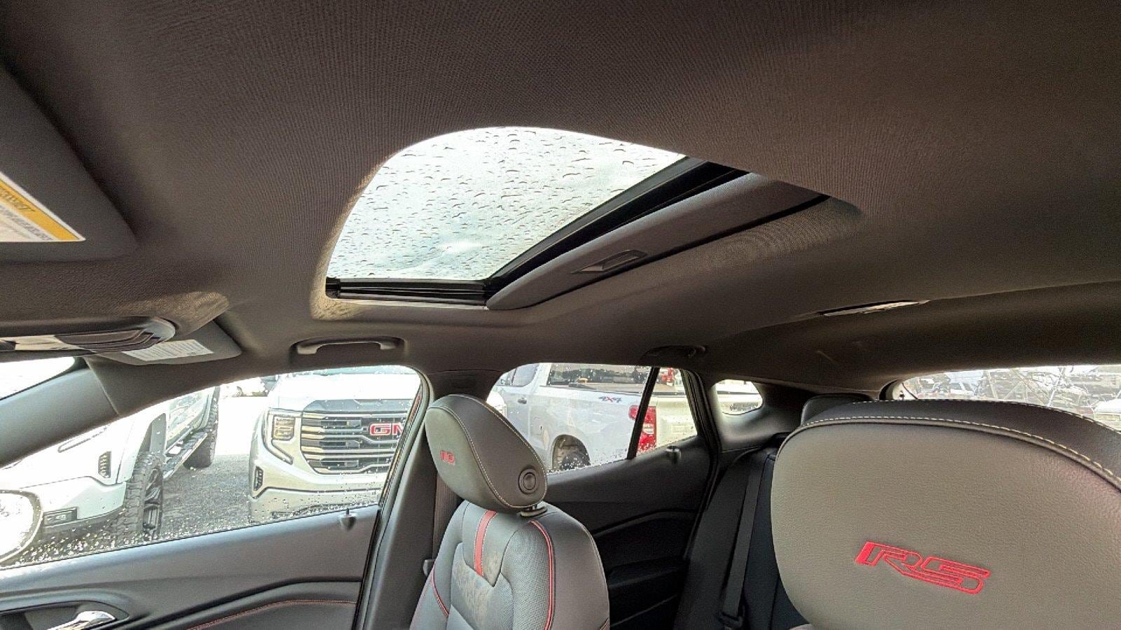 New 2026 Chevrolet Trax RS w/ Sunroof Package FWD image 4