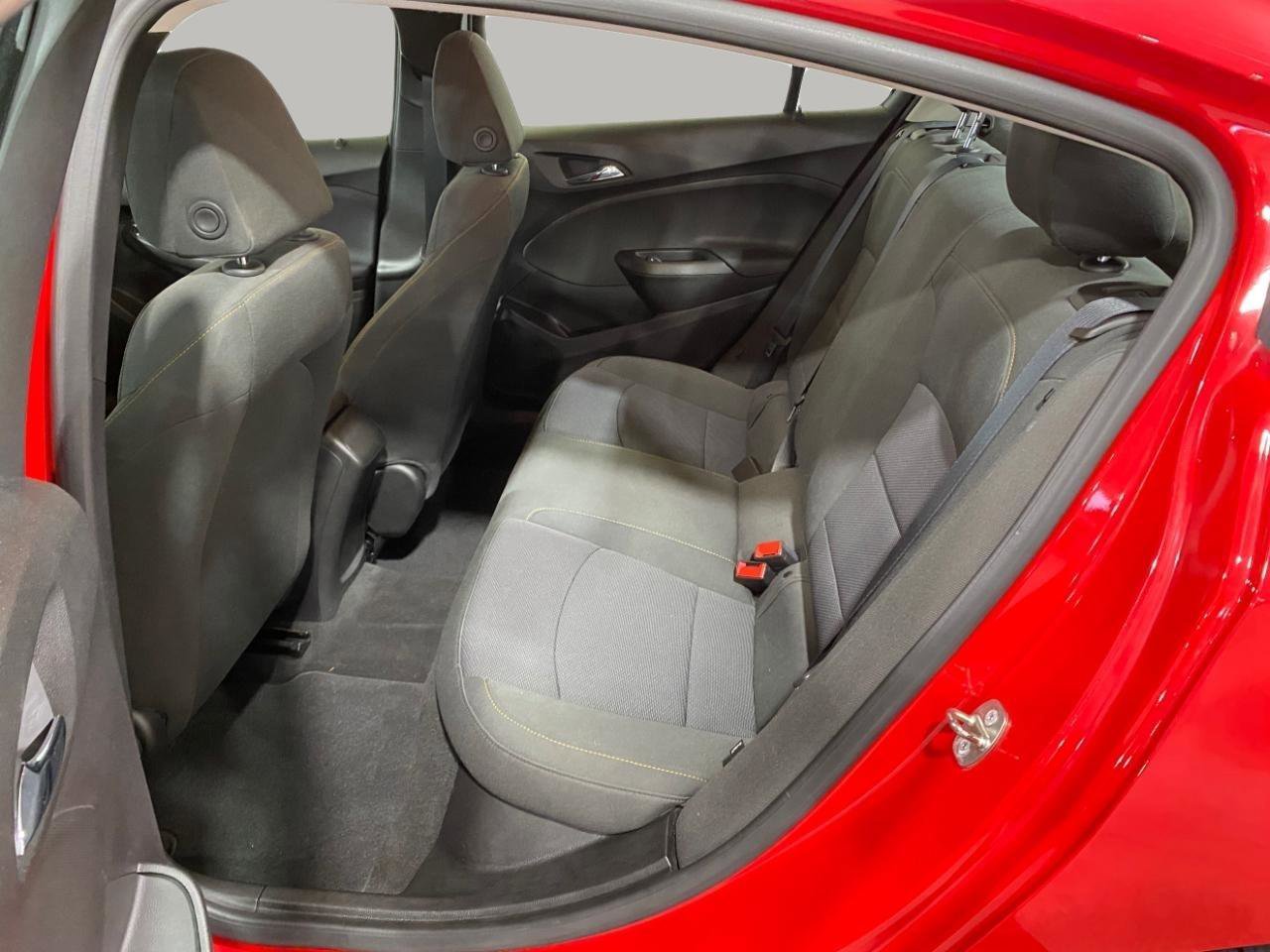 Used 2018 Chevrolet Cruze LS FWD image 11