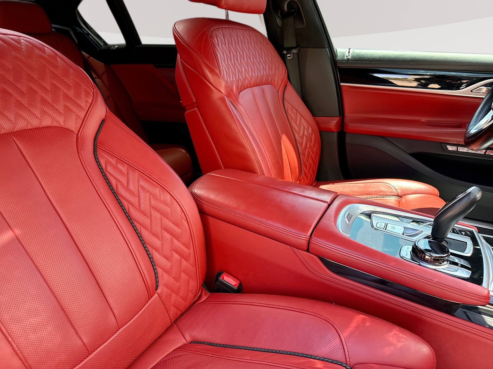 Used 2017 BMW 750i RWD image 24