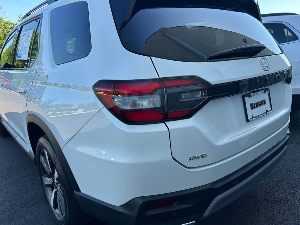 Used 2023 Honda Pilot Elite image 32