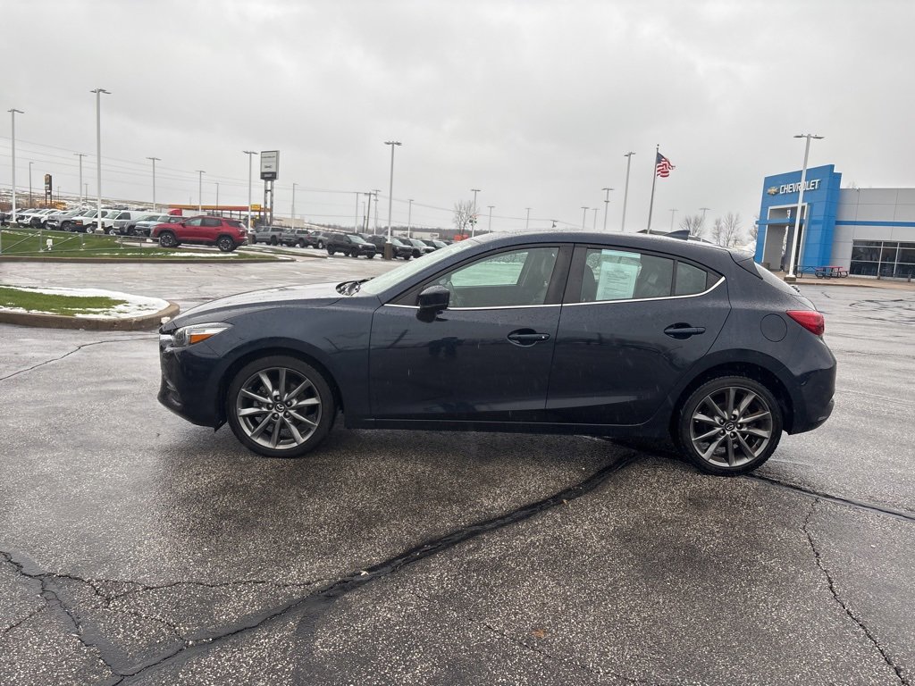 Used 2018 MAZDA MAZDA3 Touring image 2