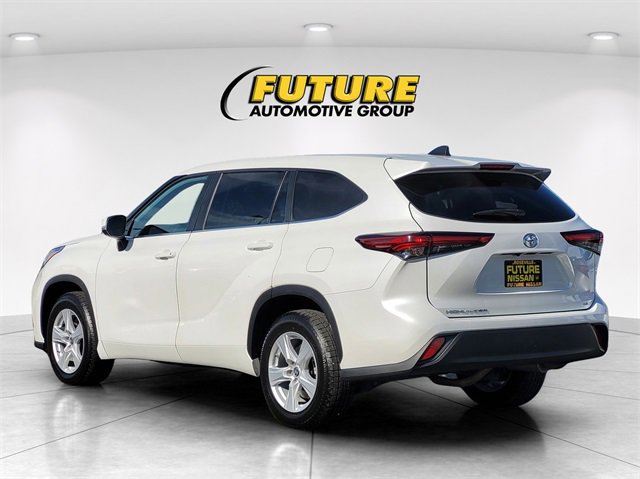 Used 2023 Toyota Highlander LE image 7