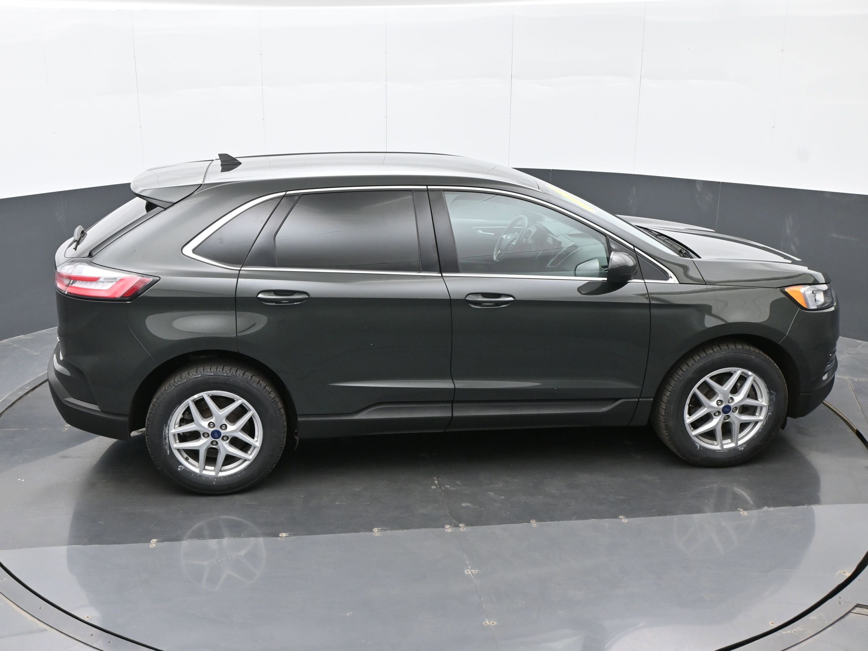Used 2022 Ford Edge SEL image 36