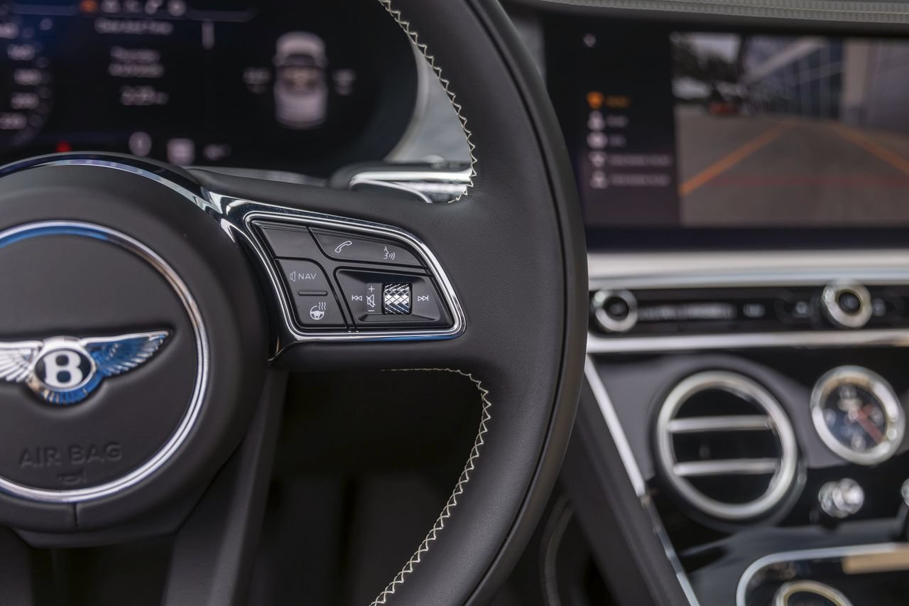 Certified 2024 Bentley Continental GT V8 AWD/4WD image 39