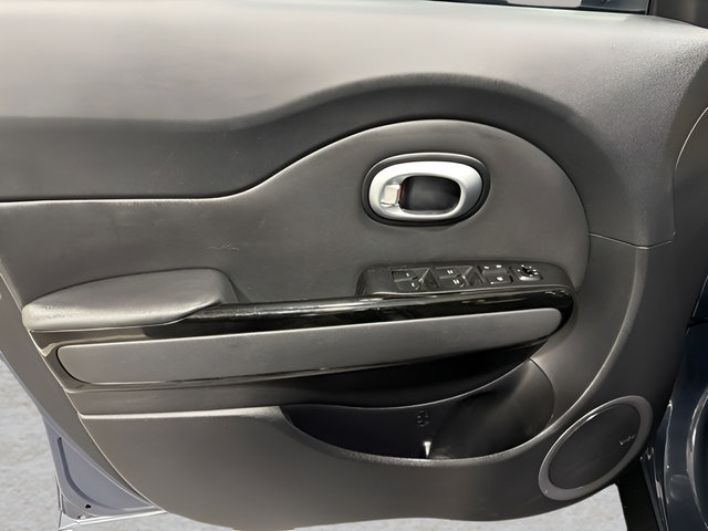 Used 2015 Kia Soul + w/ Audio Package FWD image 10
