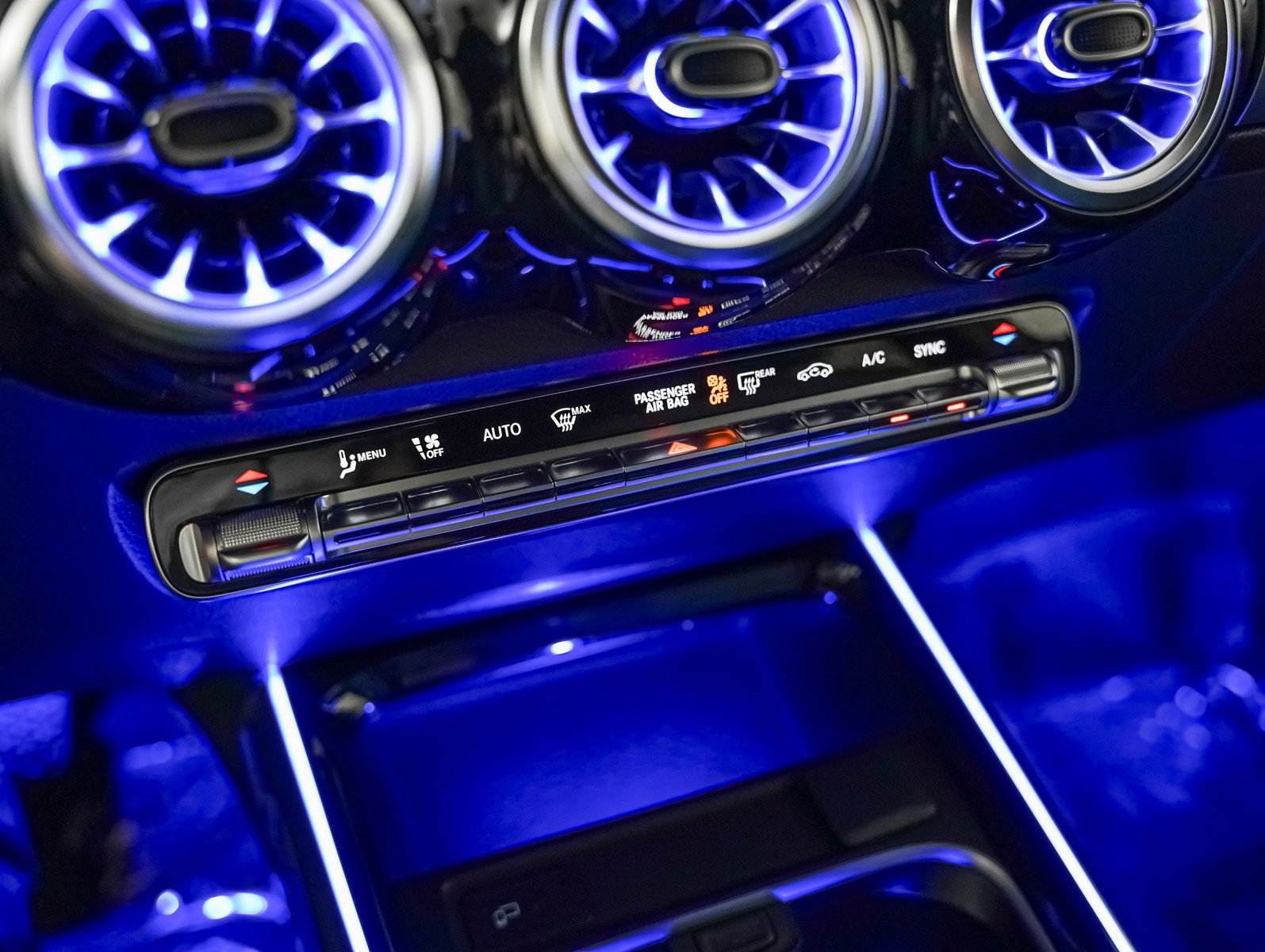 Certified 2022 Mercedes-Benz GLB 250 w/ Premium Package Lite image 23