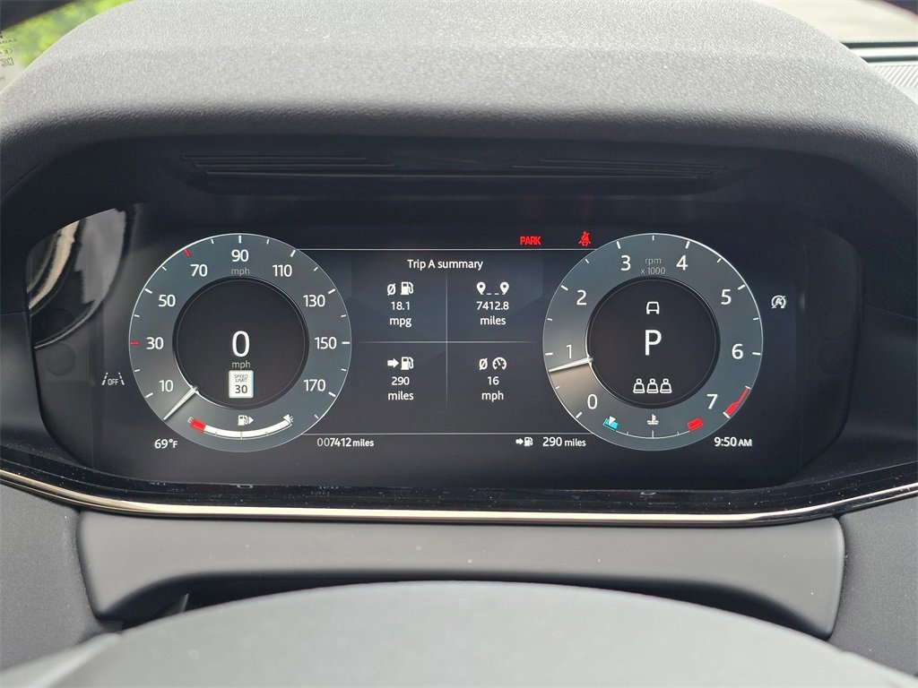 Used 2024 Land Rover Range Rover Evoque S image 12