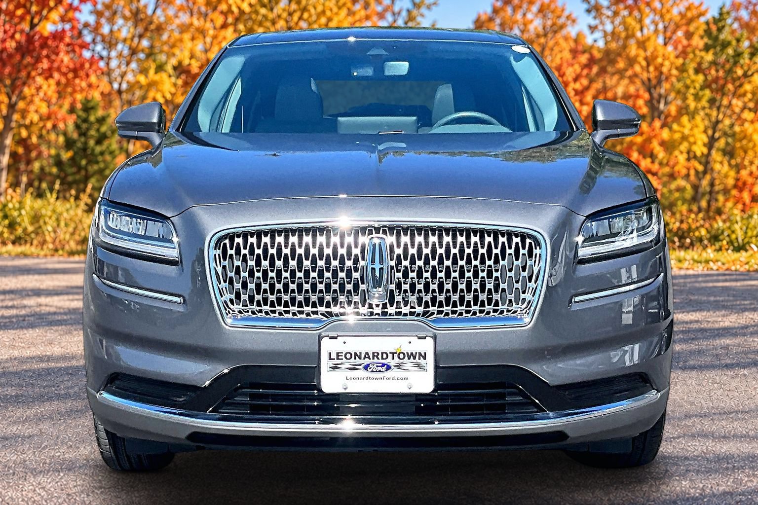 Used 2021 Lincoln Nautilus Reserve AWD/4WD image 3