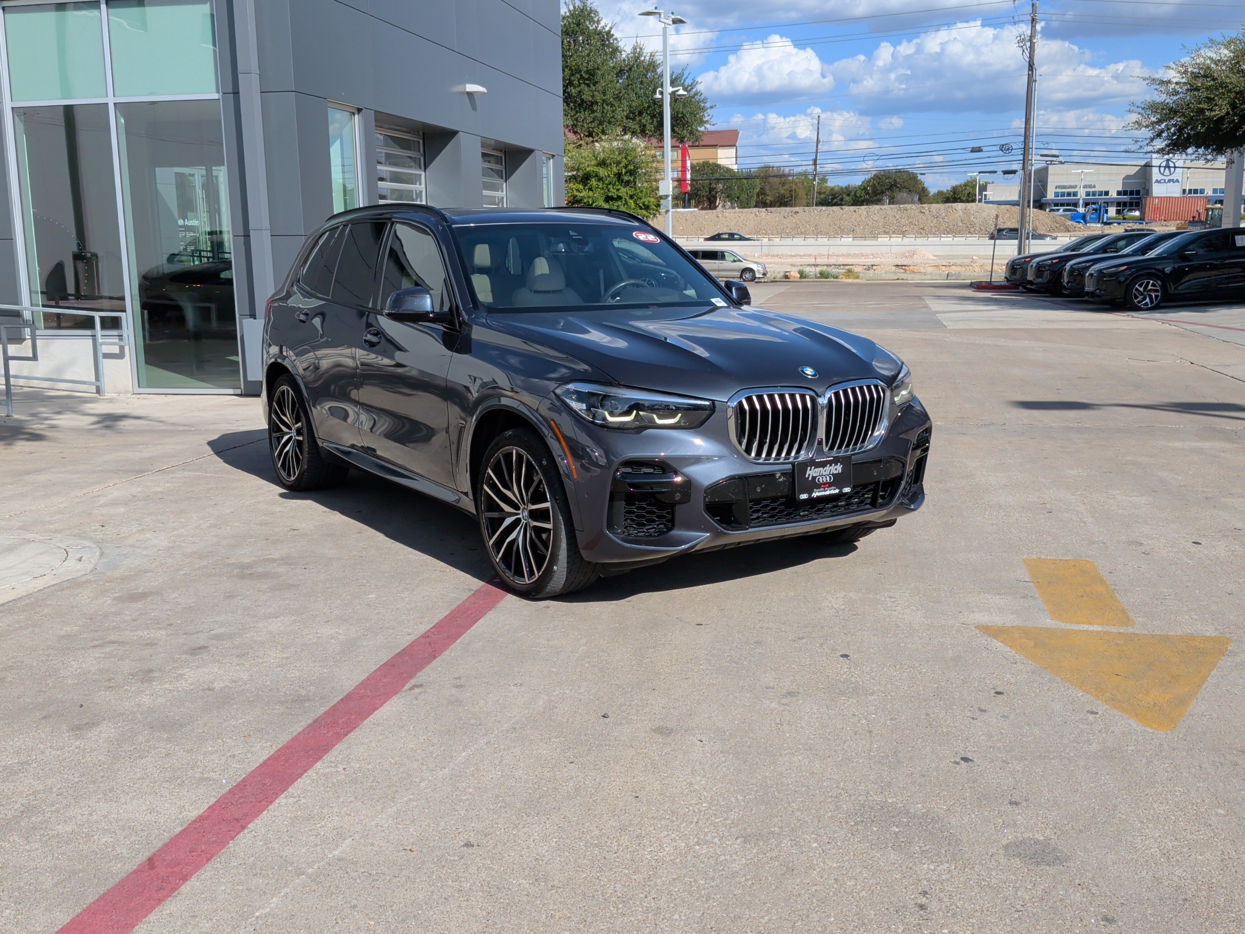 Used 2022 BMW X5 sDrive40i w/ M Sport Package RWD image 2