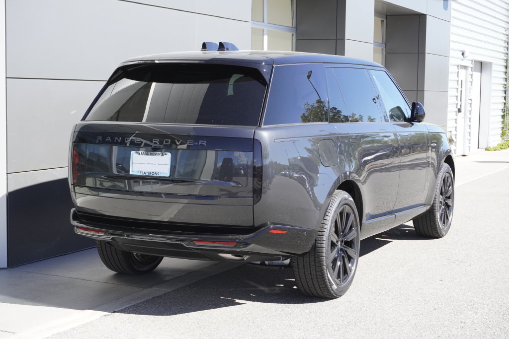 New 2027 Land Rover Range Rover Long Wheelbase SE AWD/4WD image 2
