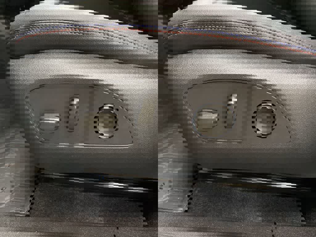 Used 2024 Chevrolet Equinox EV RS image 15