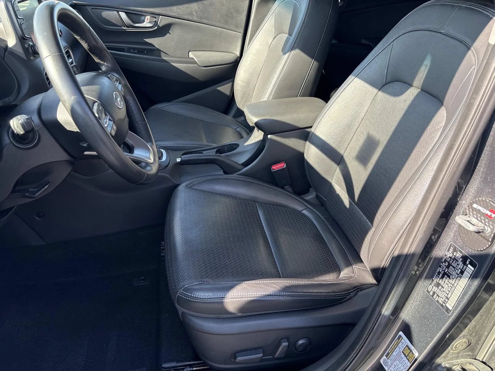 Used 2021 Hyundai Kona Ultimate w/ Cargo Package FWD image 27