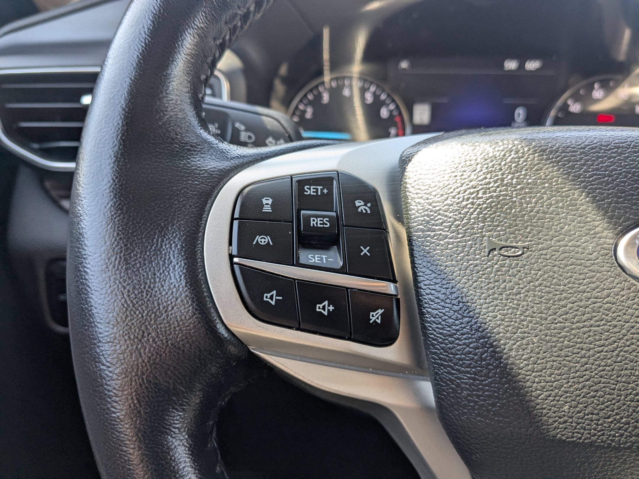 Used 2023 Ford Explorer Limited RWD image 22