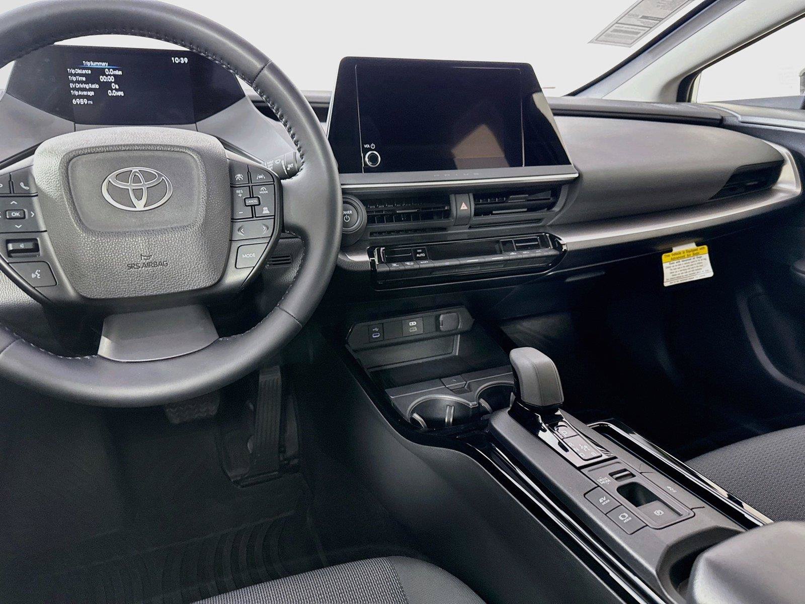 Certified 2025 Toyota Prius LE FWD image 29