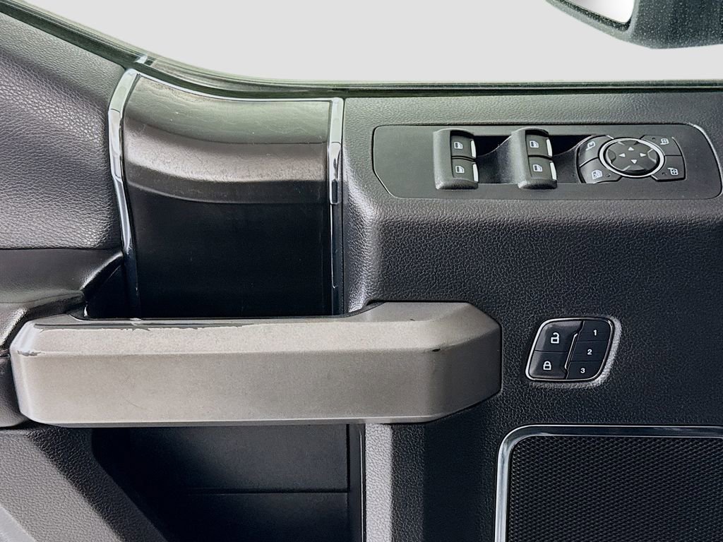 Used 2018 Ford F150 Platinum w/ Technology Package image 17