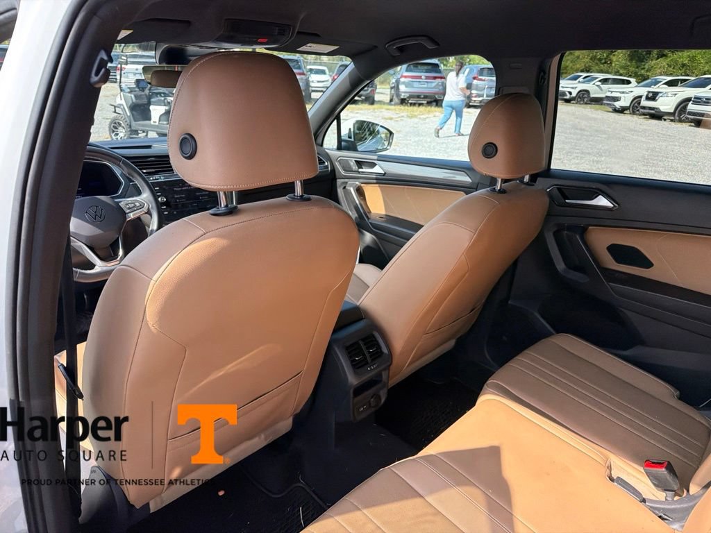 Used 2022 Volkswagen Tiguan SE FWD image 11