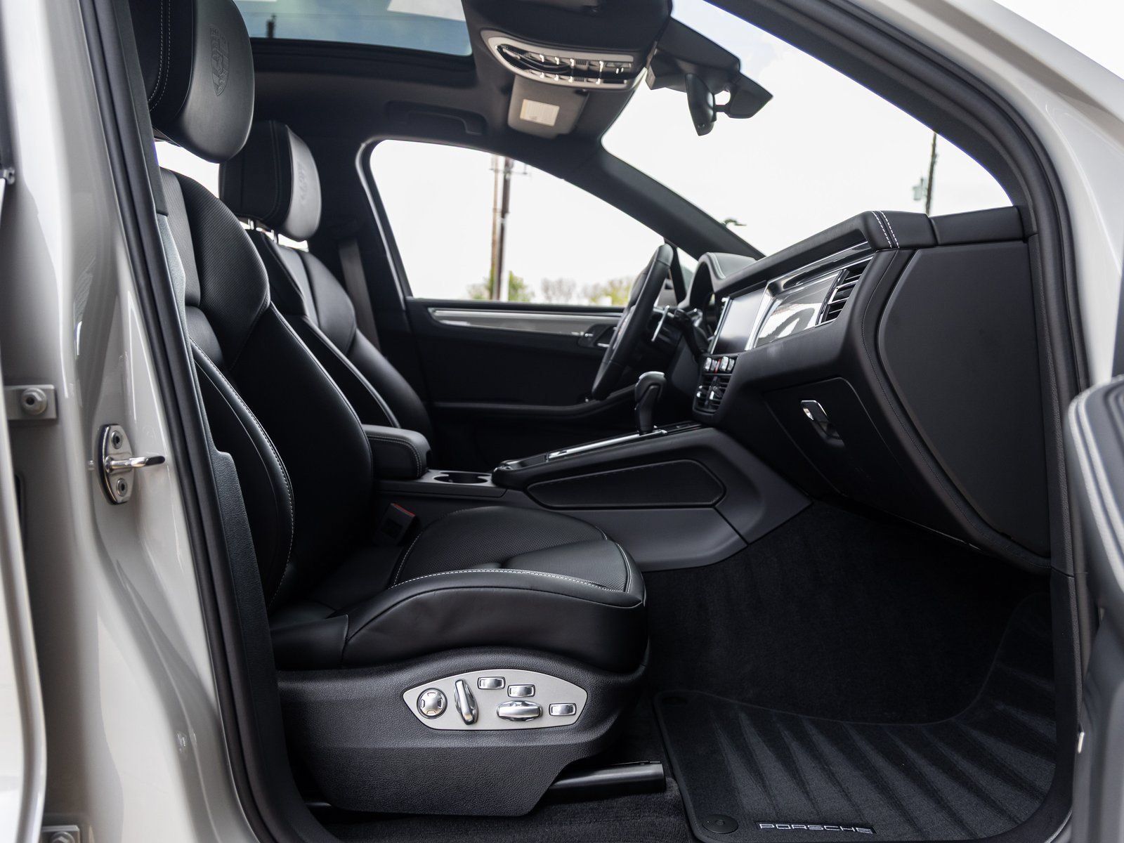 New 2026 Porsche Macan S AWD/4WD image 47