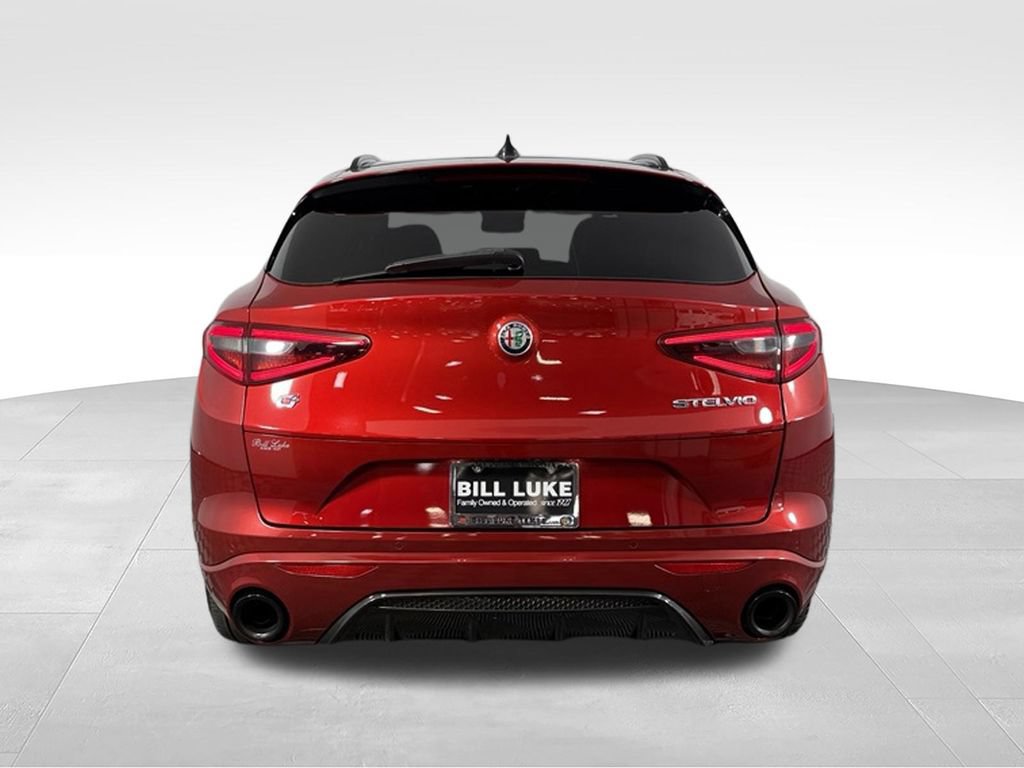 Used 2023 Alfa Romeo Stelvio Veloce AWD/4WD image 8