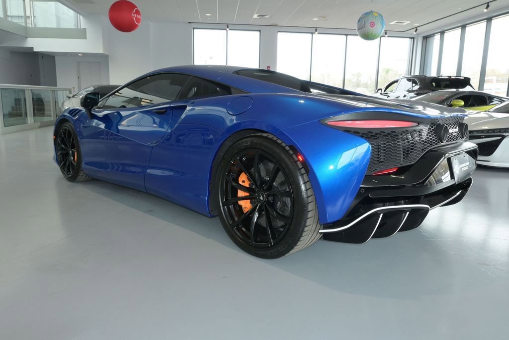 Used 2023 McLaren Artura RWD image 33
