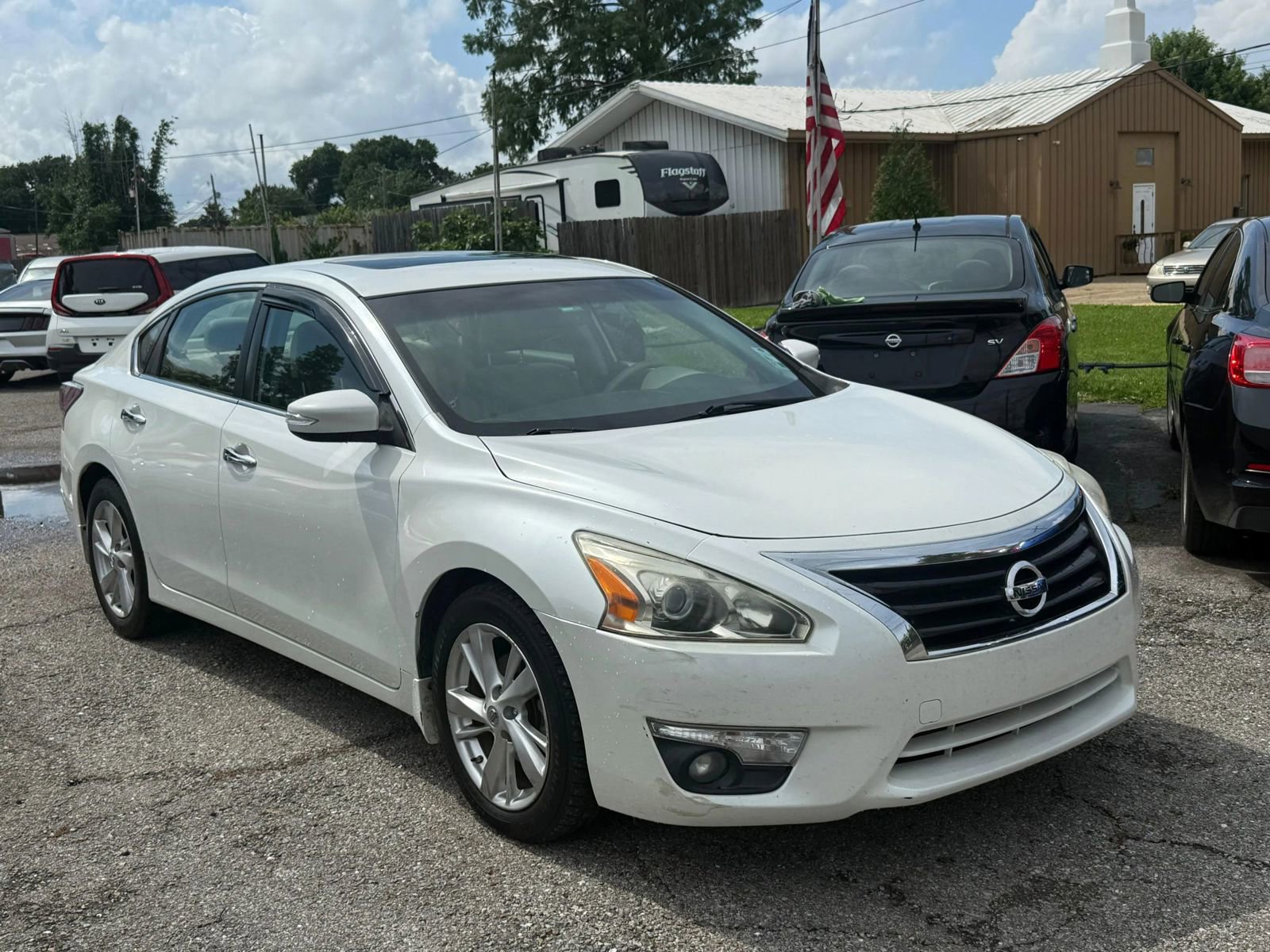 Used 2015 Nissan Altima 2.5 SL w/ Technology Package FWD image 1
