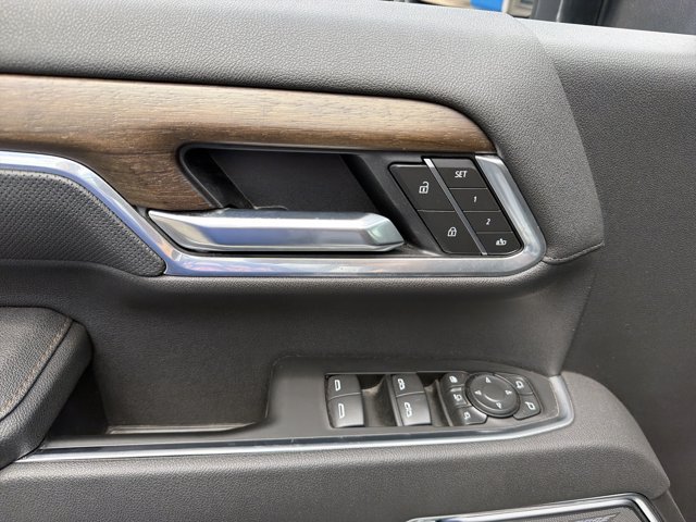 Used 2026 Chevrolet Silverado 2500 High Country w/ High Country Premium Package AWD/4WD image 16