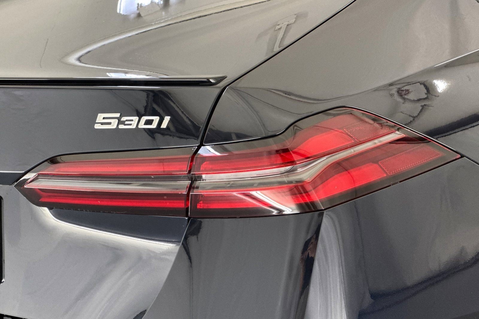 Used 2026 BMW 530i w/ M Sport Package RWD image 12