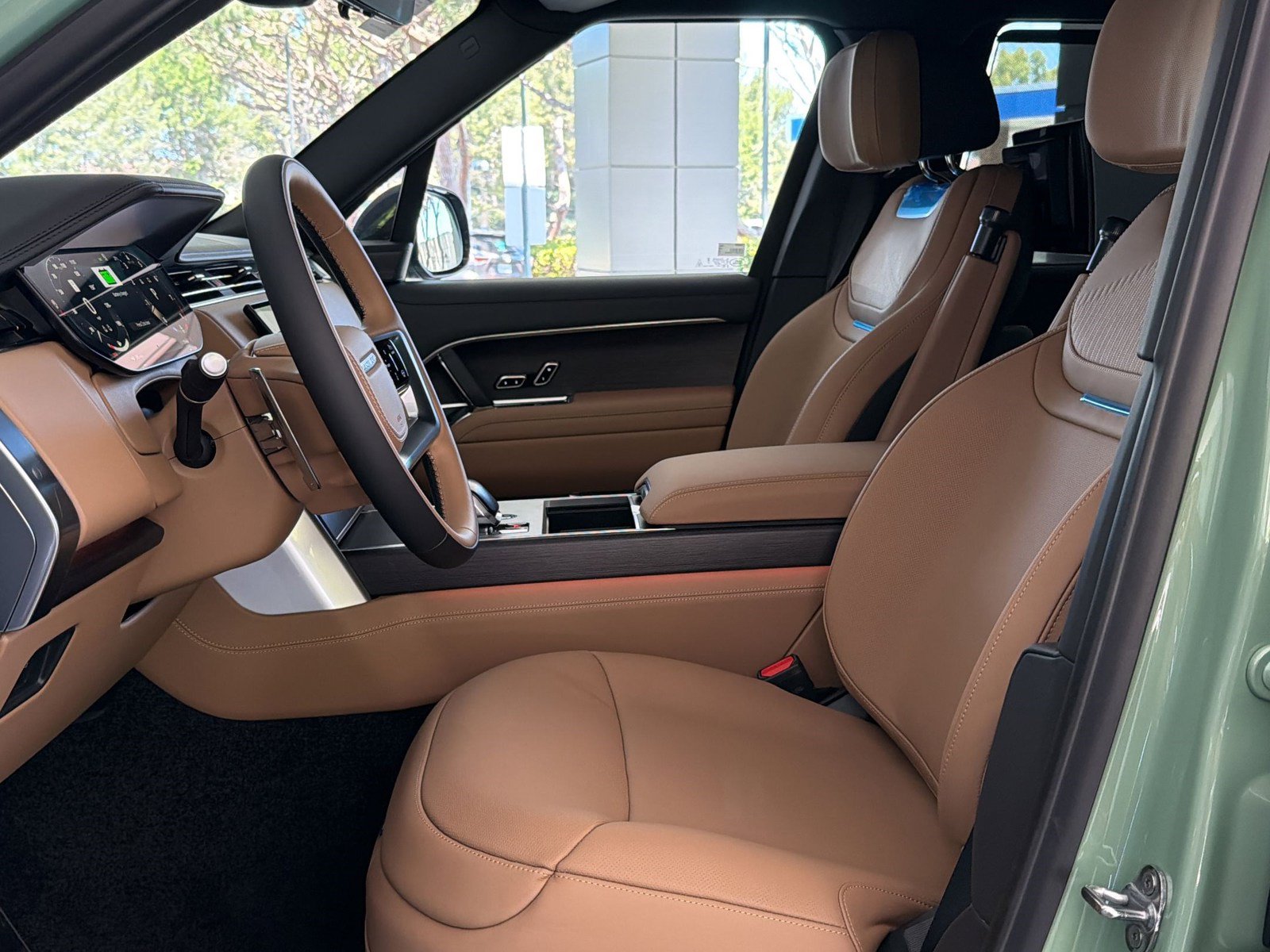 New 2026 Land Rover Range Rover SV AWD/4WD image 6