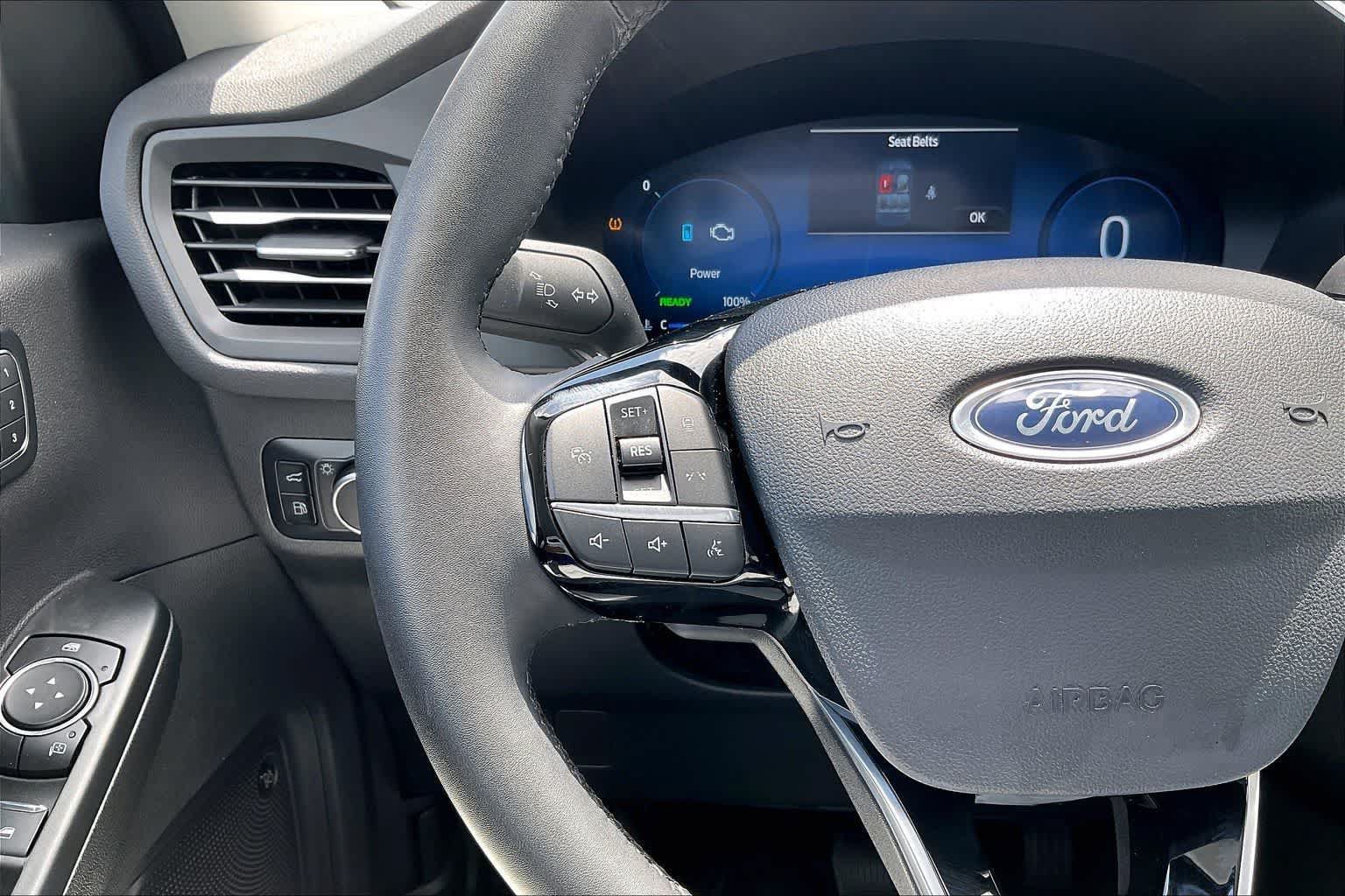 Used 2025 Ford Escape SE w/ PHEV Premium Package FWD image 24