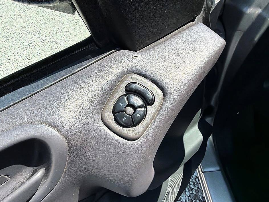 Used 2000 Chrysler Sebring JXI FWD image 12