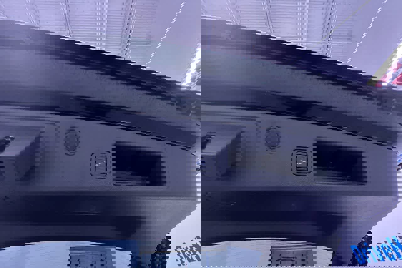 Used 2023 Chevrolet Equinox LT image 41