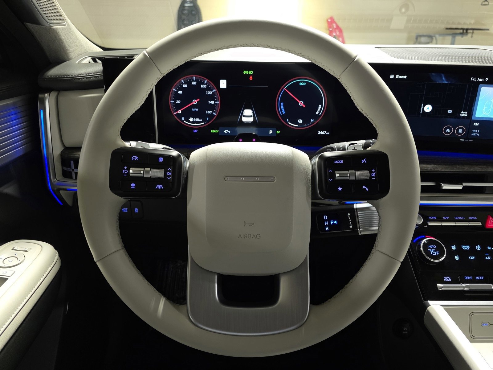 Certified 2025 Hyundai Santa Fe Limited image 31