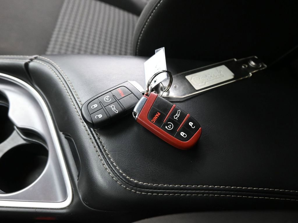 Used 2019 Dodge Challenger SRT Hellcat image 17