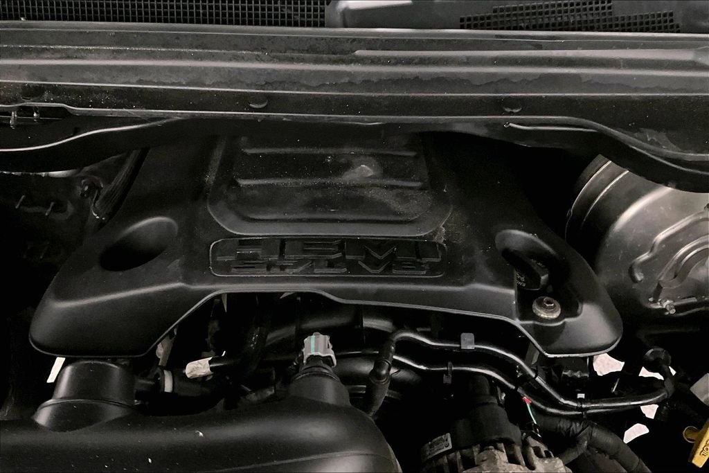 Used 2019 RAM 1500 Laramie image 29