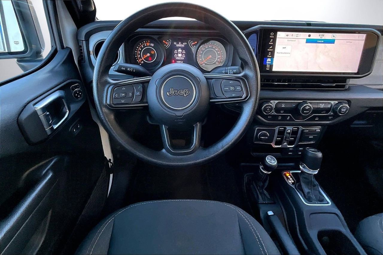 Certified 2025 Jeep Gladiator Sport image 11