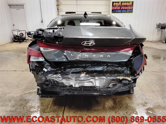 Used 2024 Hyundai Elantra SEL FWD image 8