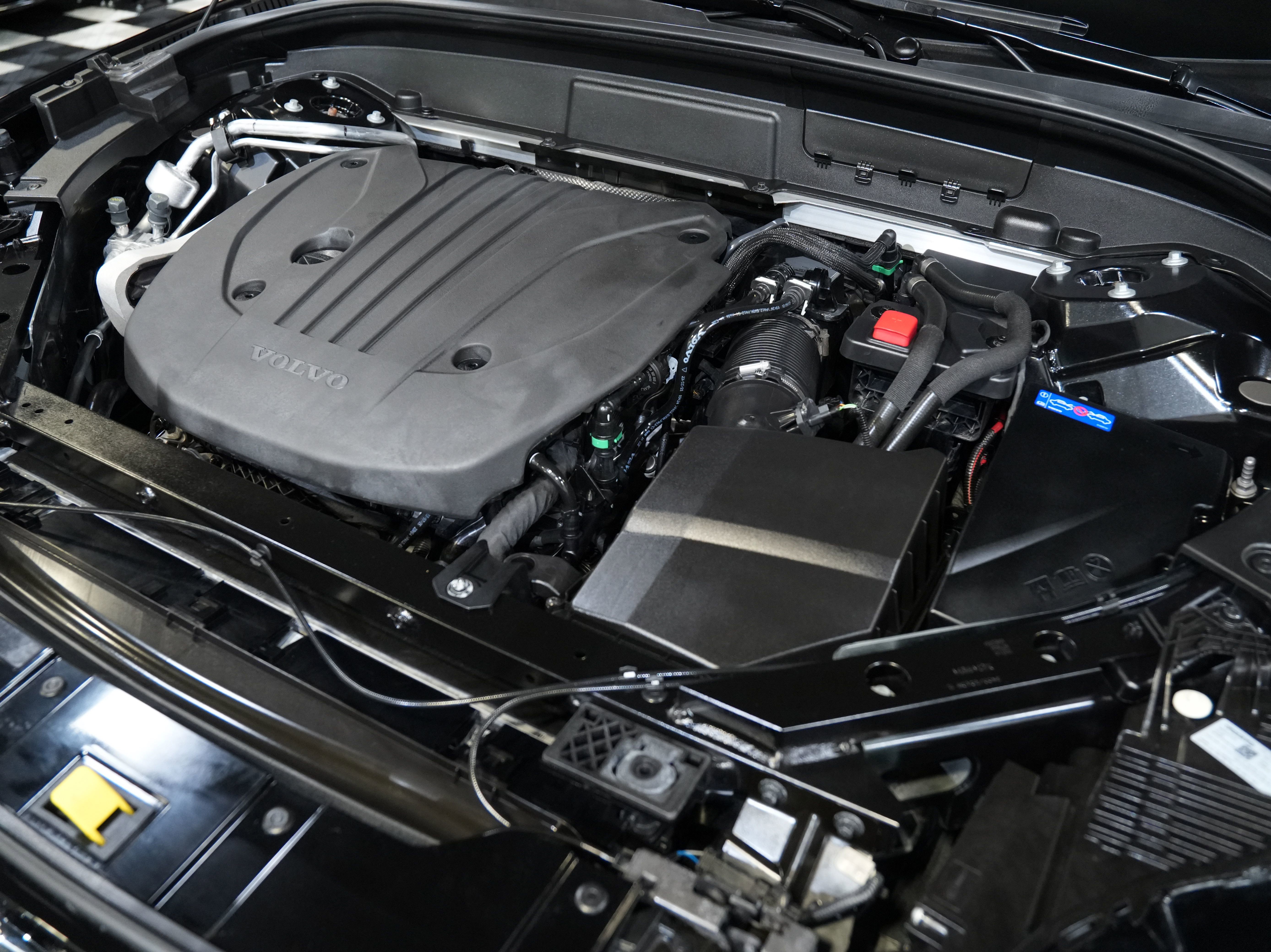Used 2024 Volvo XC60 B5 Ultimate w/ Protection Package Premier image 50