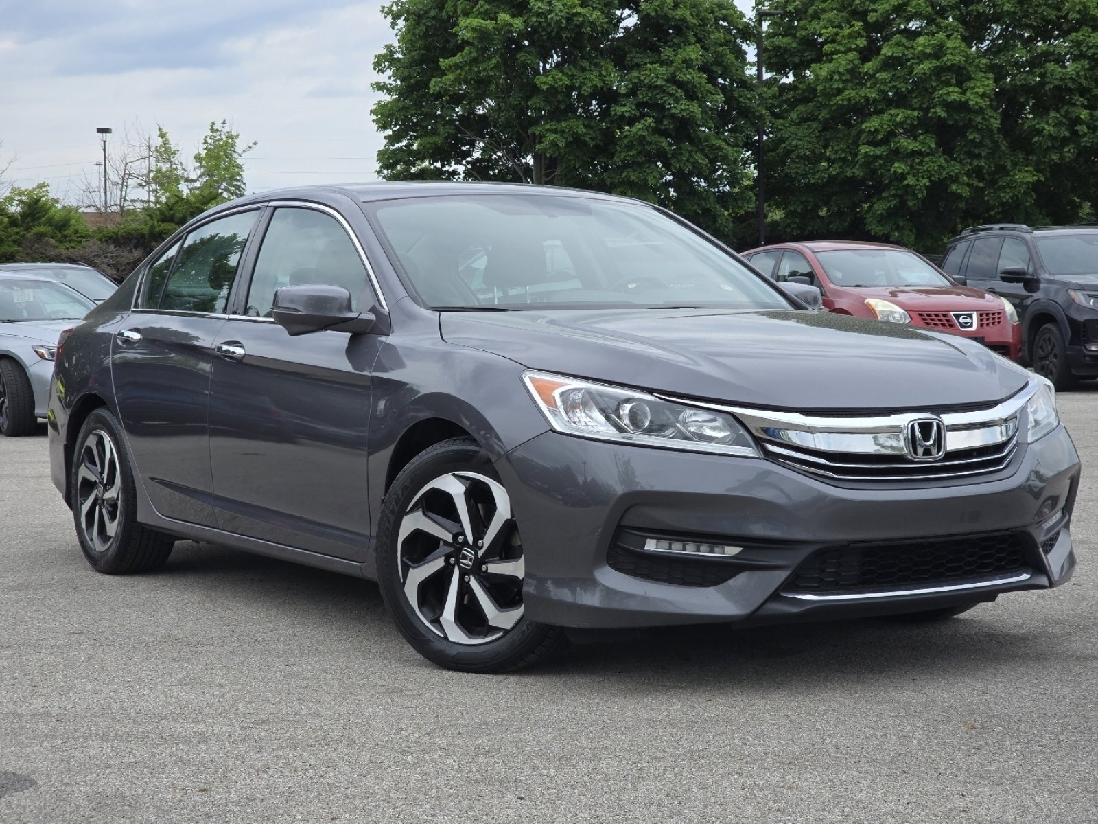 Certified 2017 Honda Accord EX-L image 2