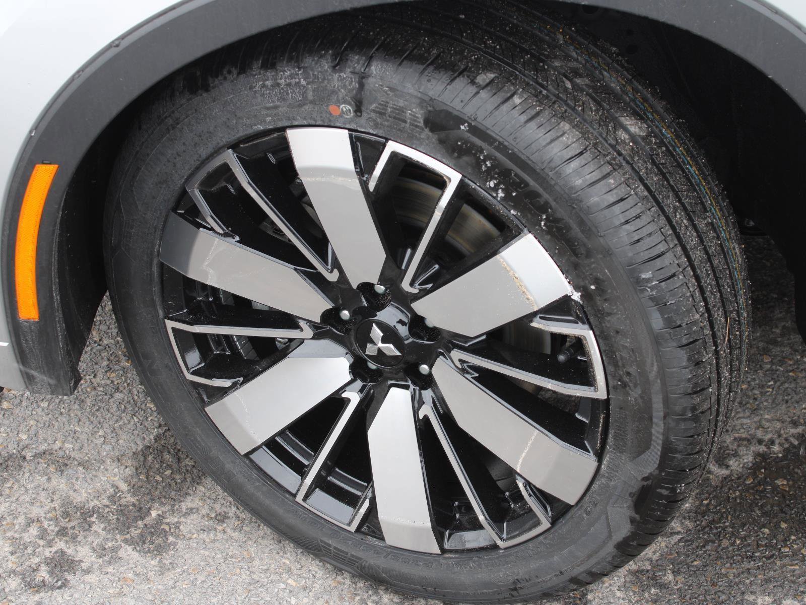 New 2026 Mitsubishi Outlander SEL AWD/4WD image 8