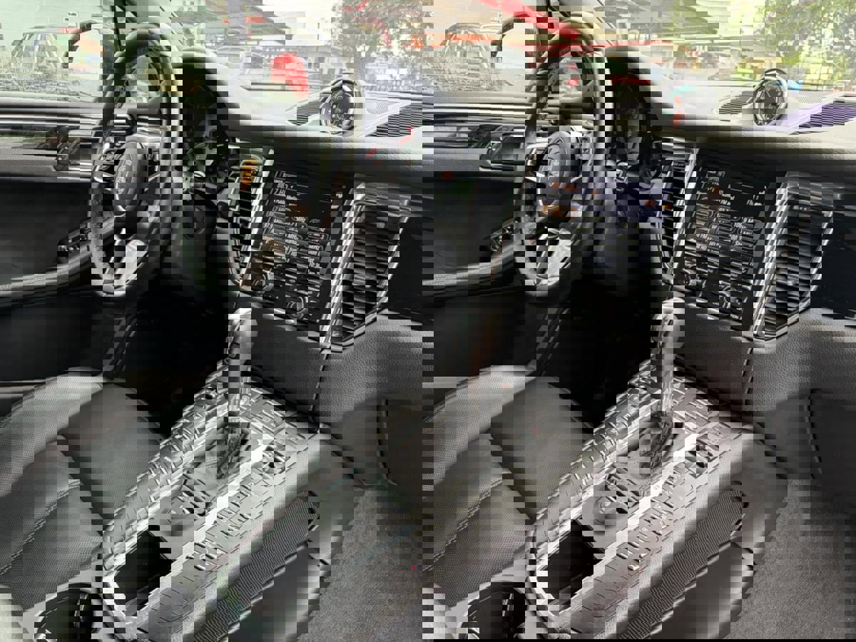 Used 2016 Porsche Macan S image 24