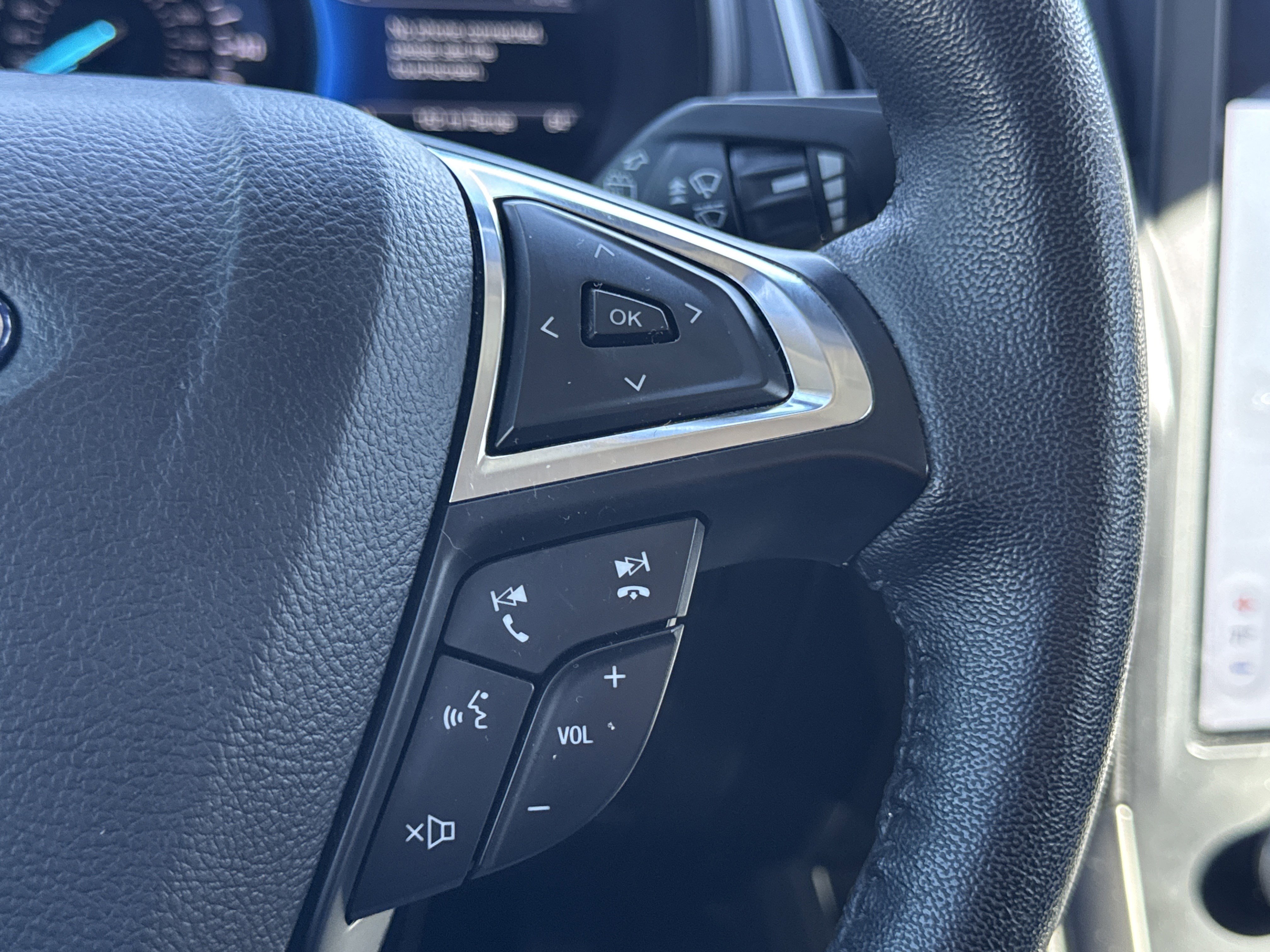 Used 2022 Ford Edge SEL w/ Sport Appearance Package image 14