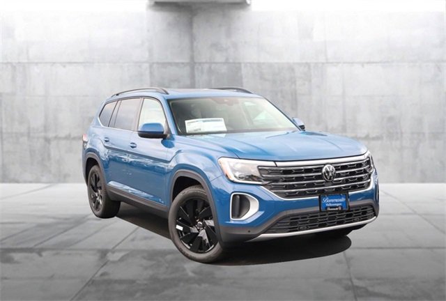 New 2025 Volkswagen Atlas SE image 2
