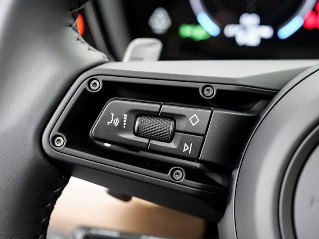 New 2026 Porsche Cayenne image 14